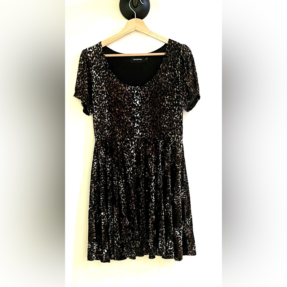 Gorgeous burnout cheetah velvet skater dress.